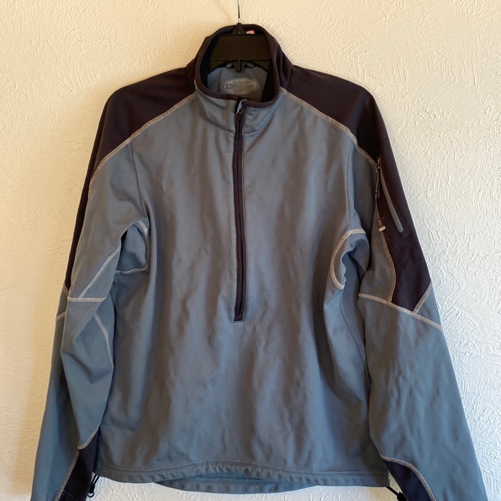 Men’s REI wind resistant jacket. Olive green/black. Medium.